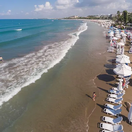 Clover Magic Park 3*