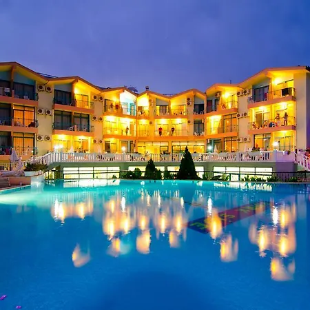 Hotel Clover Magic Park Side