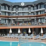 Hotel Clover Magic Park Sidé