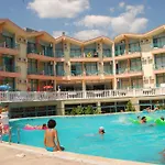 Clover Magic Park Hotel Sidé