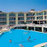 Clover Magic Park Hotel