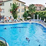 Clover Magic Park Hotel Sidé