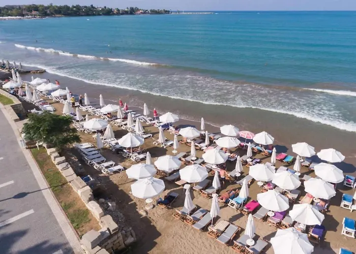 Clover Magic Park 3* Side