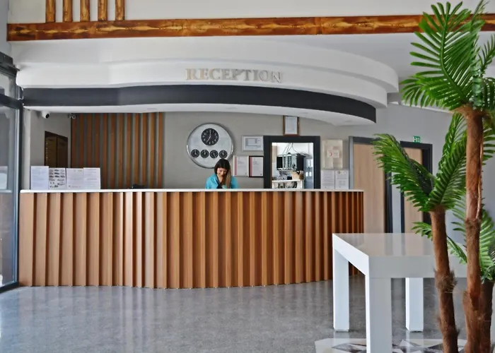 Hotel Clover Magic Park 3*