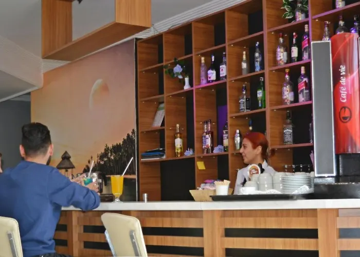 Hotel Clover Magic Park 3*