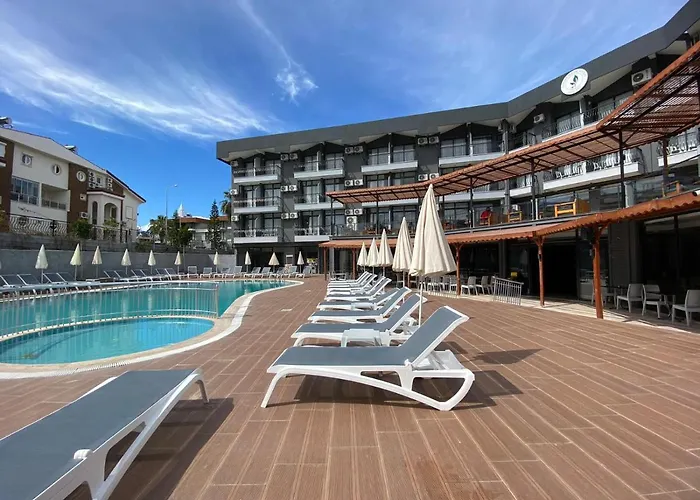 Clover Magic Park 3*