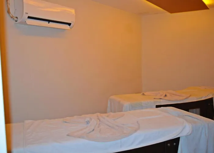 Hotel Clover Magic Park 3*