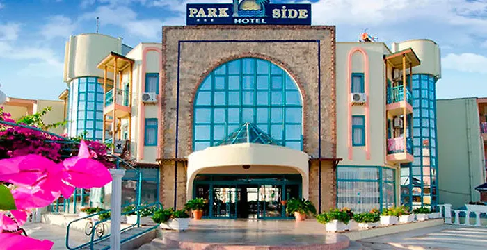 Hotel Clover Magic Park Side