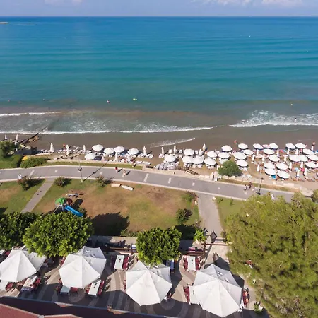 Clover Magic Park Готель 4*