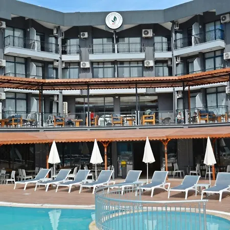 Hotel Clover Magic Park Side