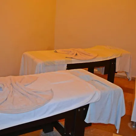 Clover Magic Park Hotel