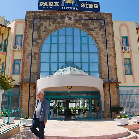 Готель Clover Magic Park 4*