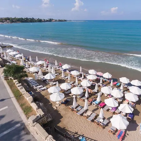 Clover Magic Park 3* Side