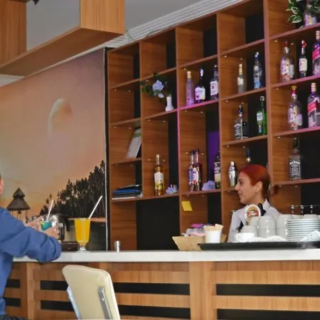 Hotel Clover Magic Park 3*