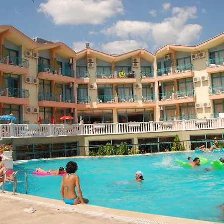 Clover Magic Park Hotel Sidé