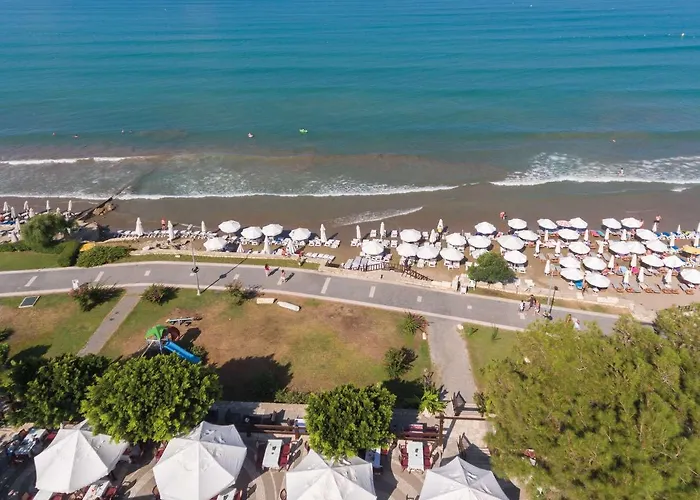 Clover Magic Park Готель 3*