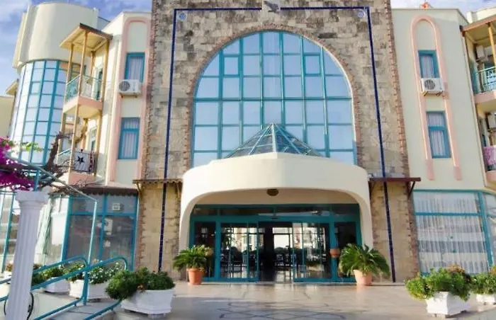 Clover Magic Park 3*