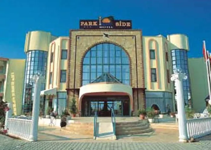 Clover Magic Park Готель 3*