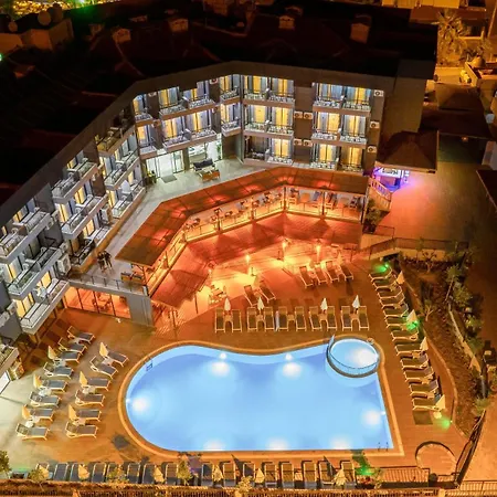 Clover Magic Park 3* Side