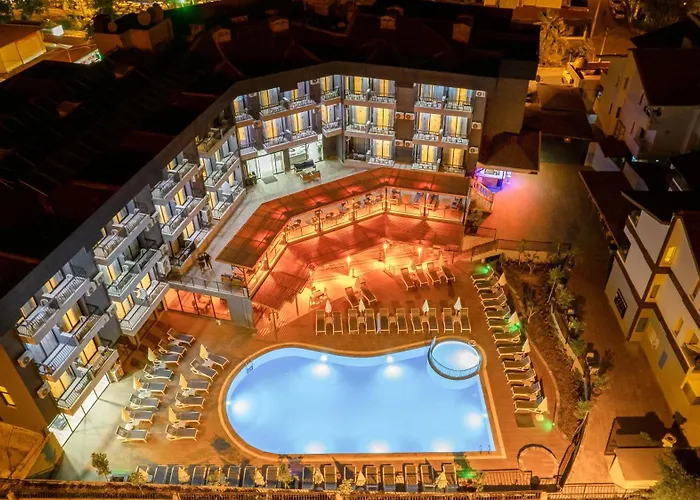 Clover Magic Park 3* Side