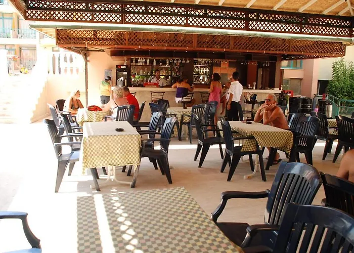 Hotel Clover Magic Park 3*